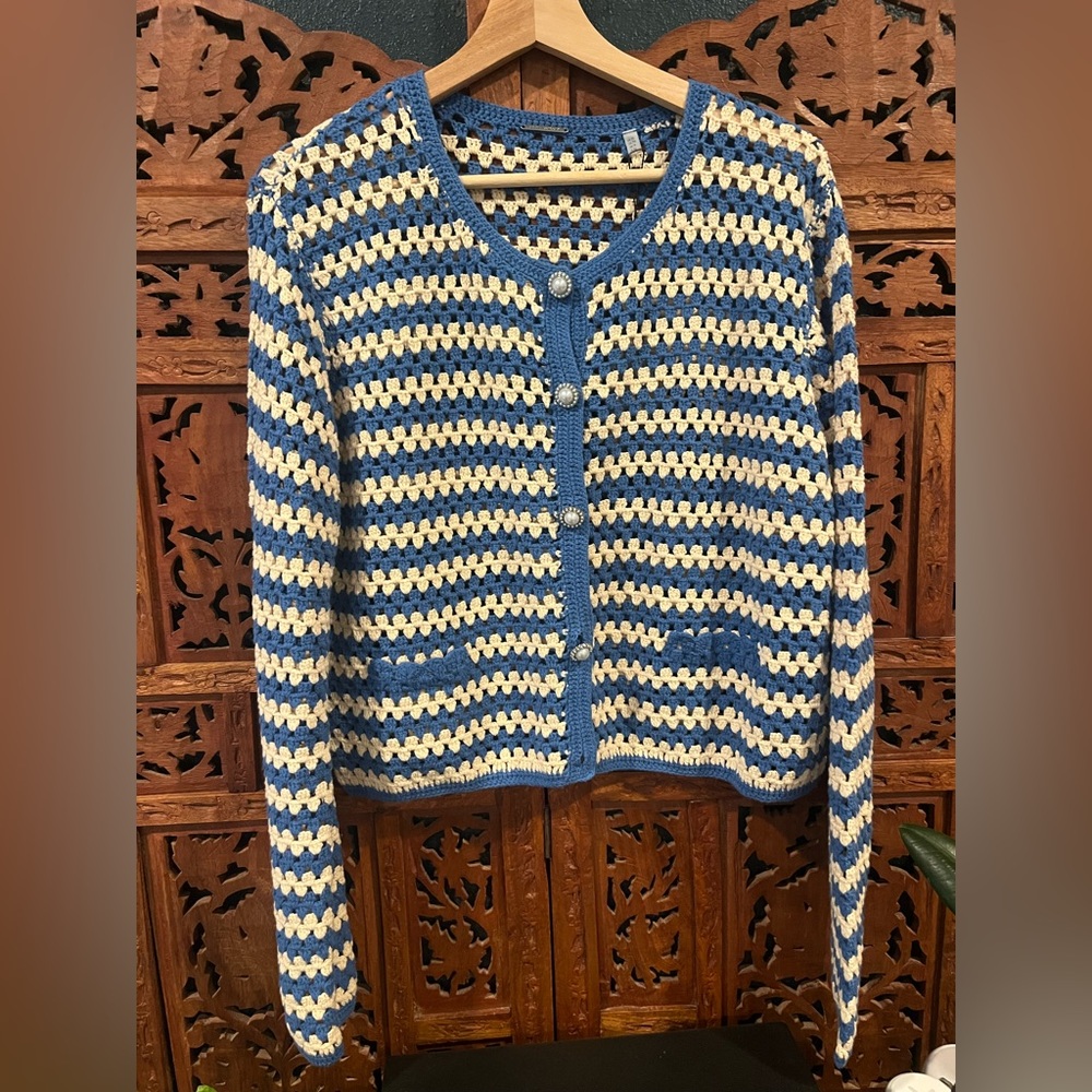 Elie Tahari blue and cream crochet button-down jewel button cardigan. - Picture 3 of 6